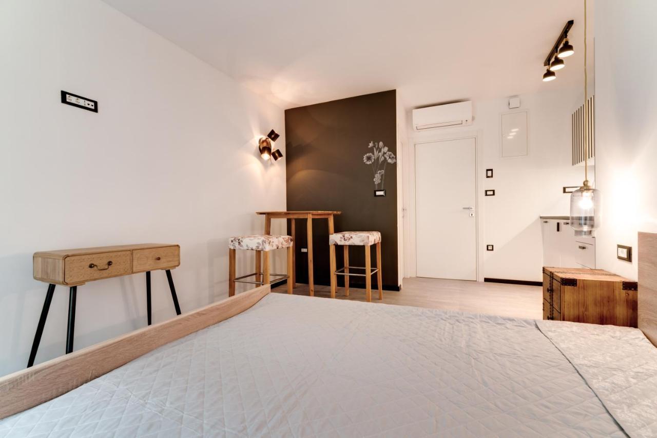 Black & White Apartments 里耶卡 外观 照片