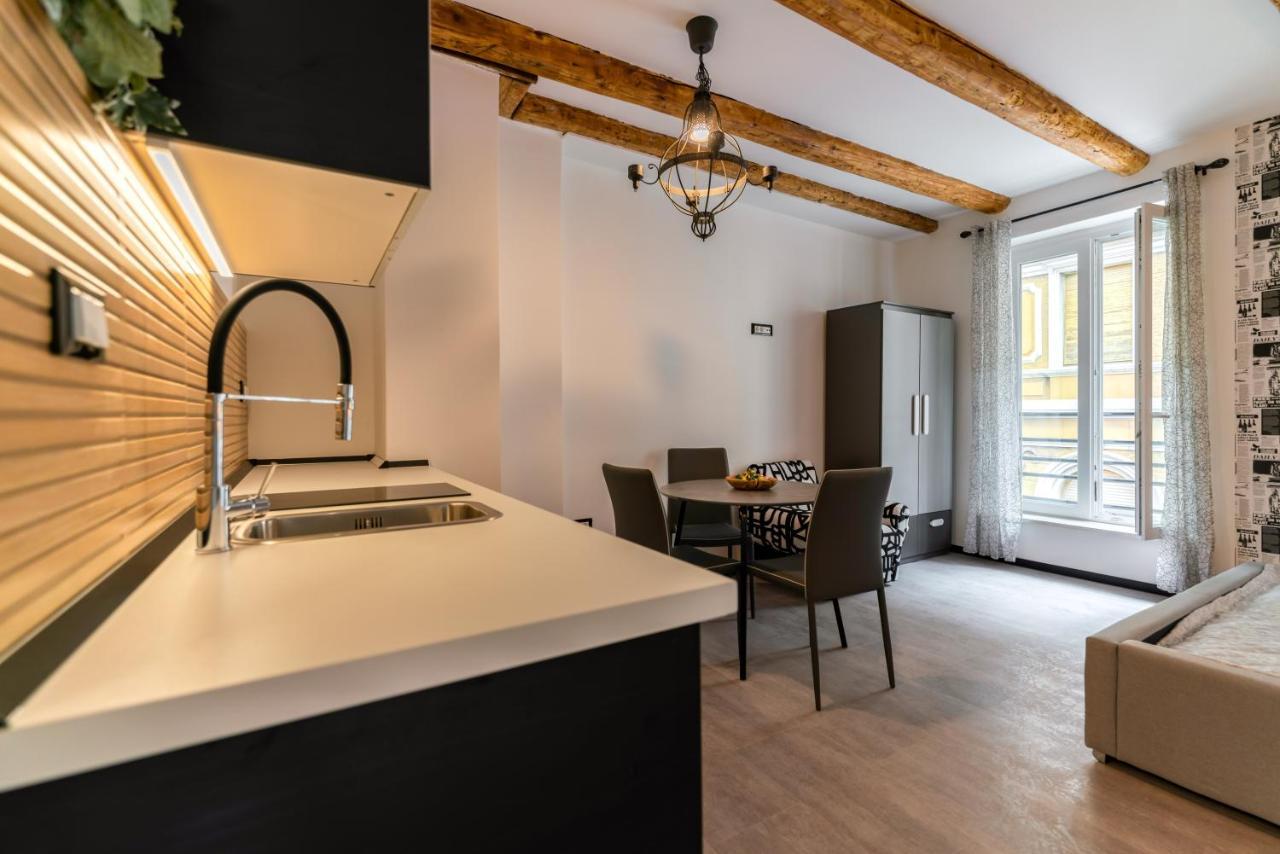 Black & White Apartments 里耶卡 外观 照片