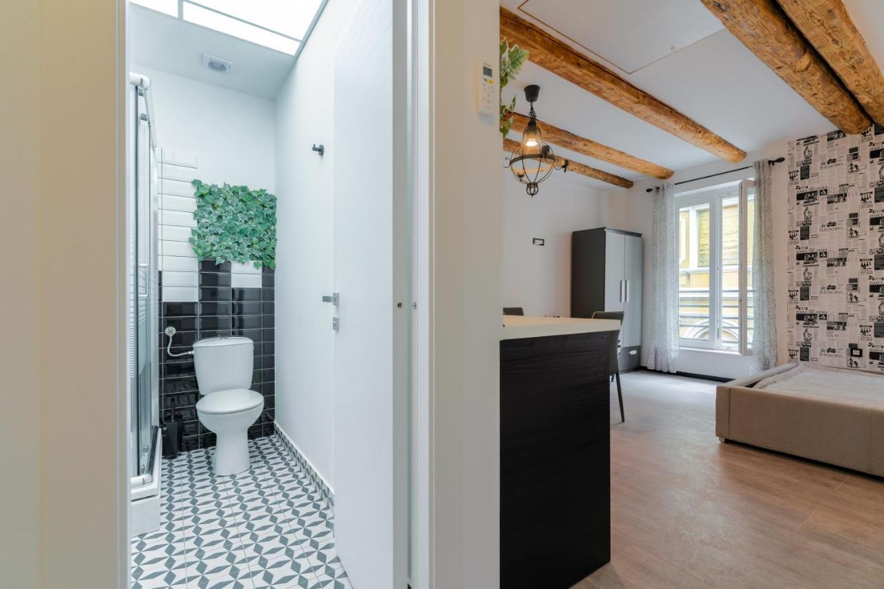 Black & White Apartments 里耶卡 外观 照片