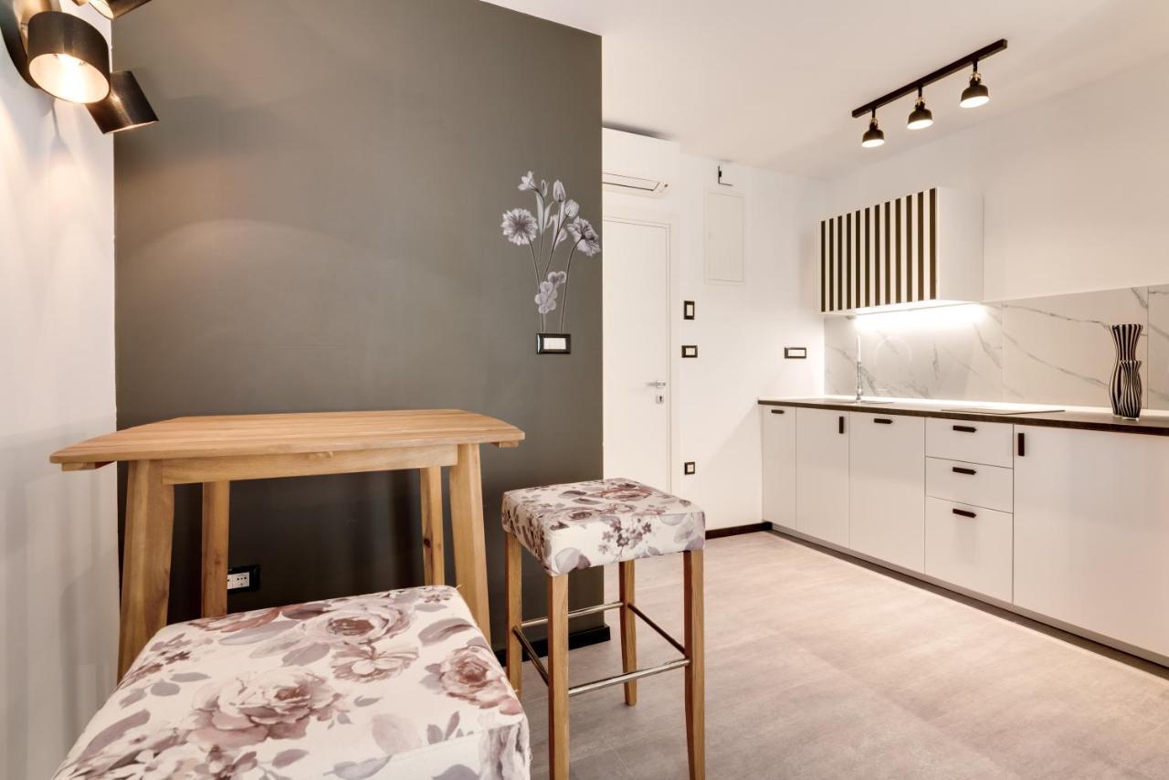 Black & White Apartments 里耶卡 外观 照片