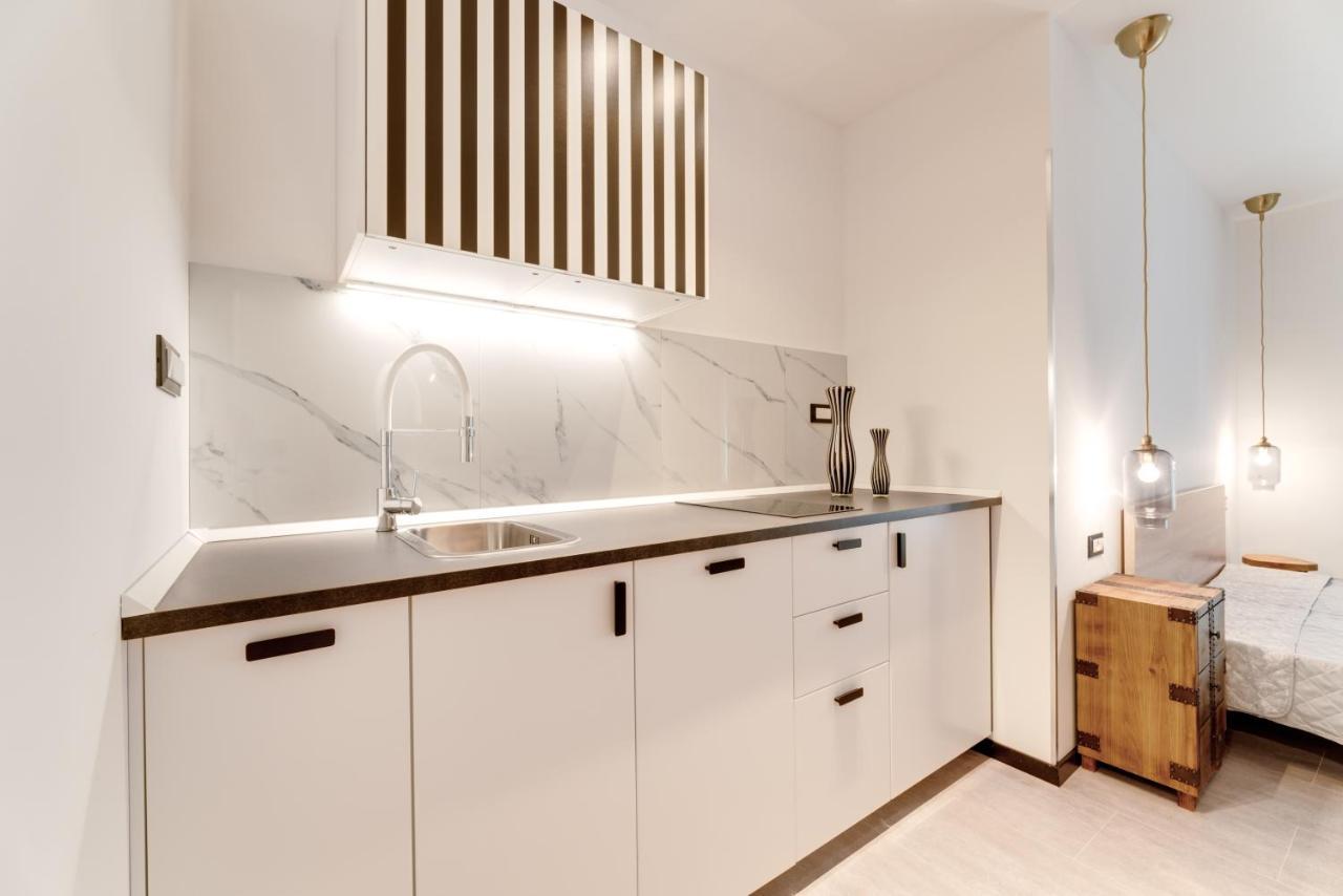 Black & White Apartments 里耶卡 外观 照片